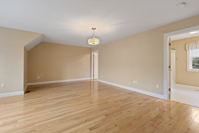 Building Photo - 129 Acton St