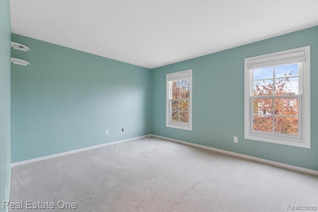 Building Photo - 1568 Grandview Dr