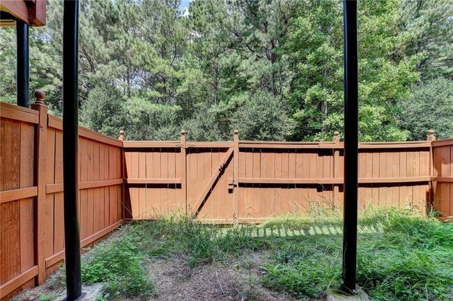 Building Photo - 4021 Edgecomb Dr