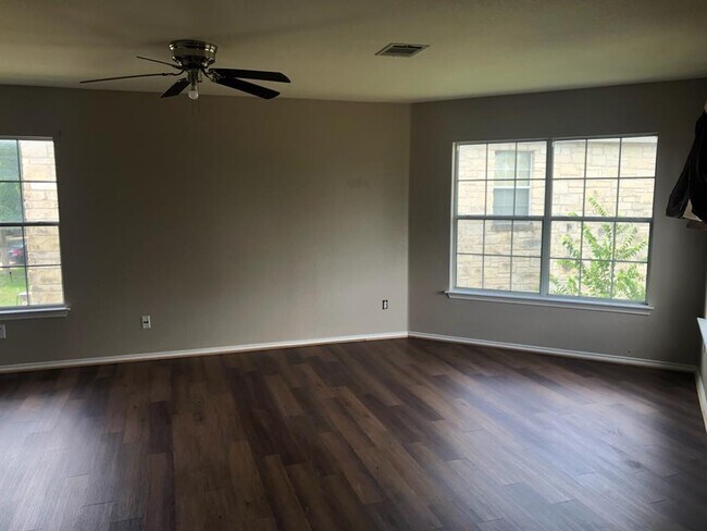 Building Photo - 310 Crossland Cove