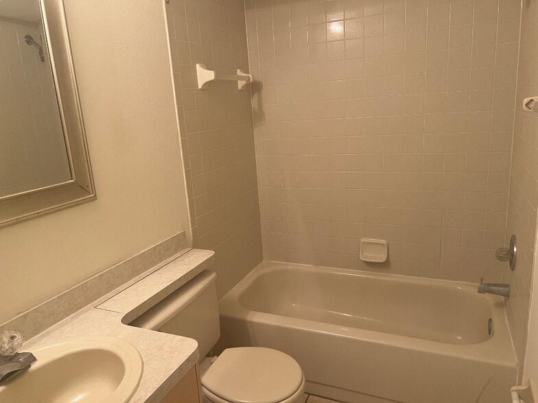 Building Photo - 12325 Villager Ct