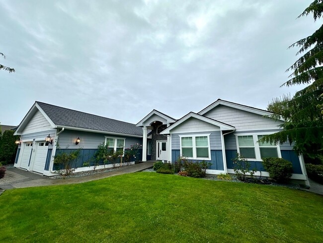 Building Photo - 4448 Castlerock Dr