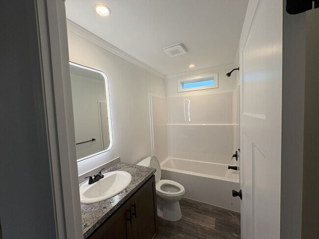 Building Photo - 5045 W Sawgrass Dr