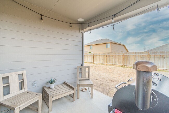 Building Photo - 2569 McCrae
