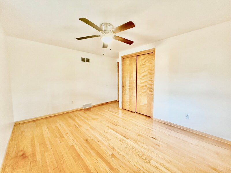 Building Photo - 1814 E Main St