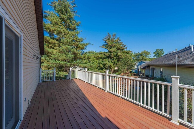 Building Photo - 657 E Heather Dr