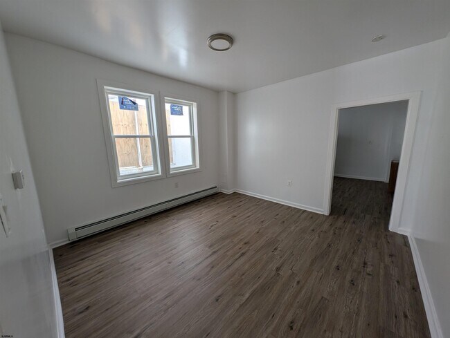 Building Photo - 1111 Adriatic Ave