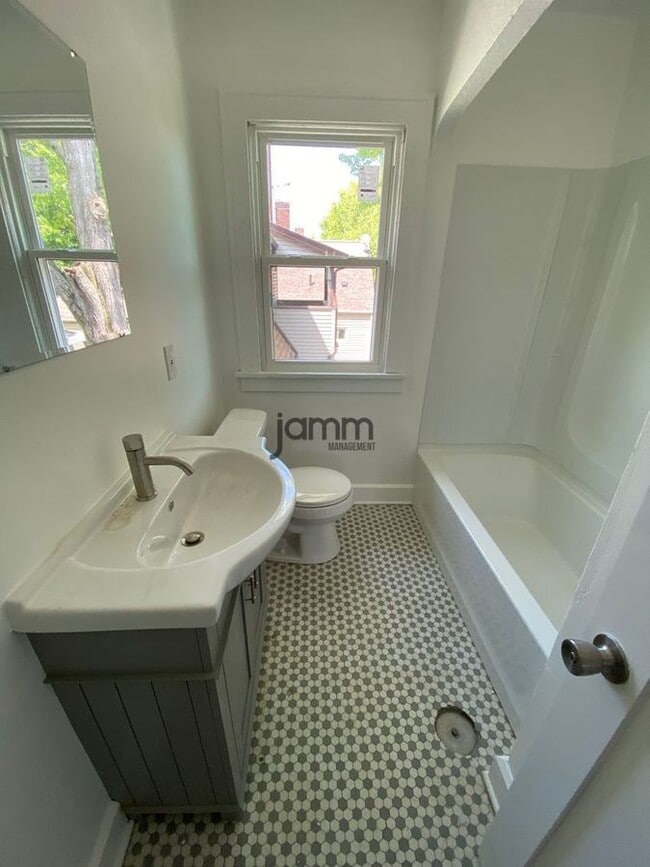 Building Photo - 3937 W 157th St