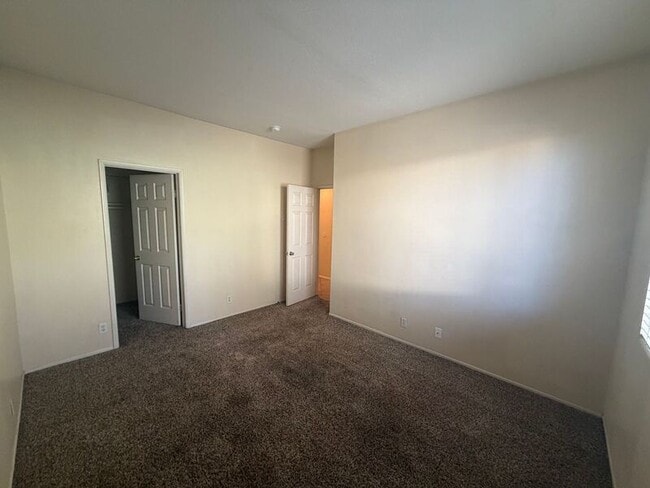 Building Photo - 39366 Calistoga Dr
