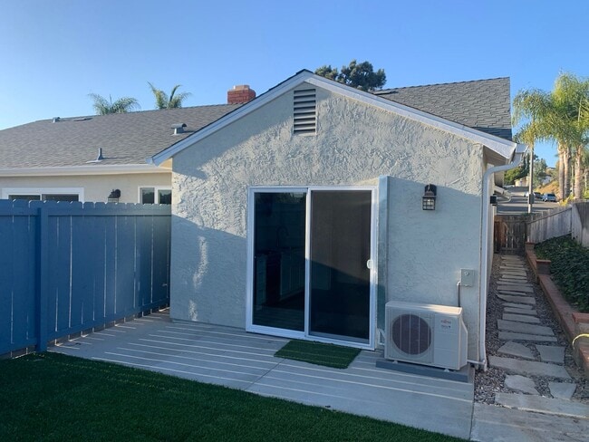 Building Photo - 3256 Carr Dr
