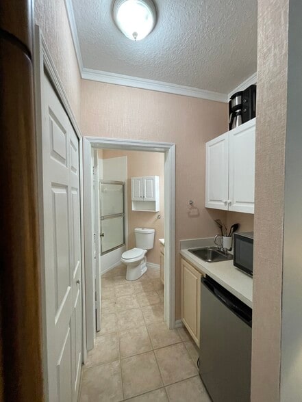 Building Photo - 9953 Perfect Dr
