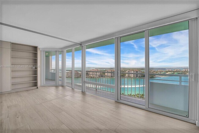 Building Photo - 400 South Pointe Dr