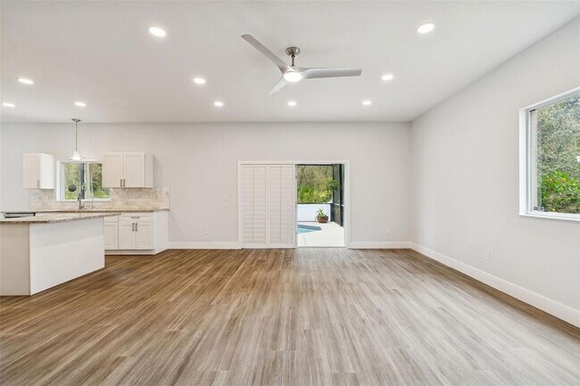 Building Photo - 18154 Sandy Pointe Dr