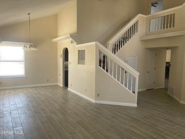 Building Photo - 705 Springfire Dr