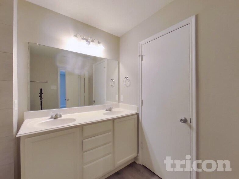 Building Photo - 4422 Brinton Saddle Ln