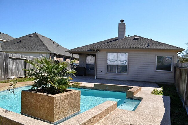 Building Photo - 6454 Applewood Forest Dr