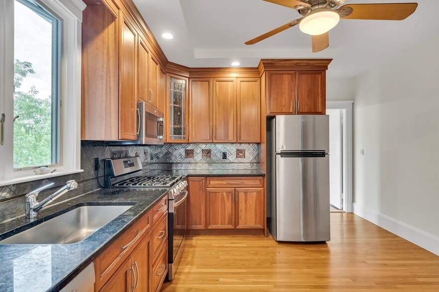 Building Photo - 9 Victoria St