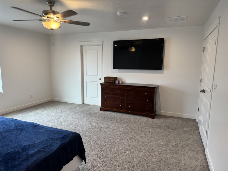 Building Photo - 1538 W 990 S