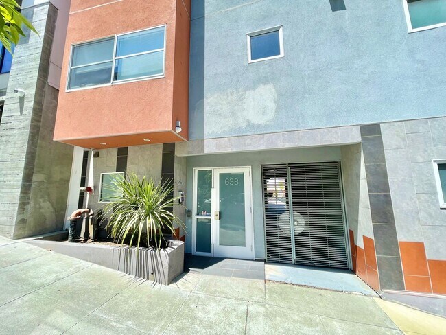Building Photo - 638 19th St
