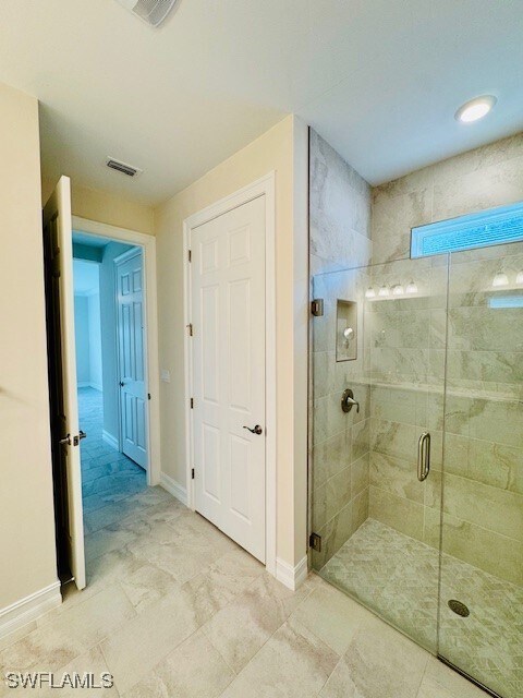 Building Photo - 28021 Sanibel Sands St