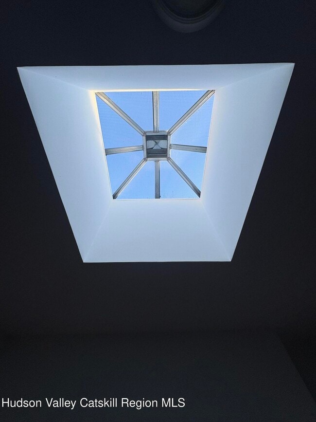 Building Photo - 302 Wall St