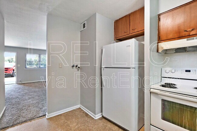 Building Photo - 3811 Carpenter Dr