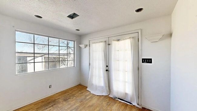 Building Photo - 1206 Cuba Rd