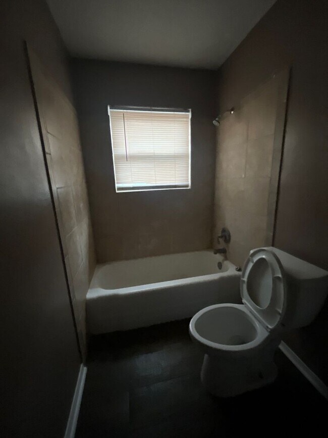 Building Photo - 1614 58th St