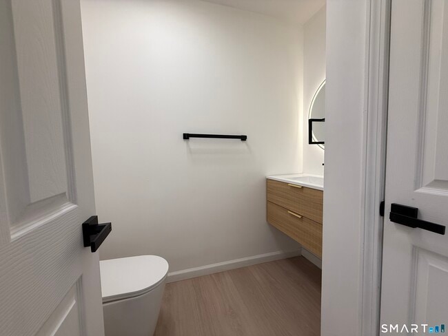 Building Photo - 8-12 Sterling St