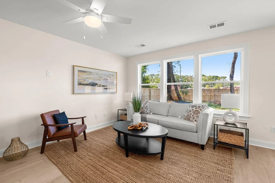 Building Photo - 929 Battery Ave