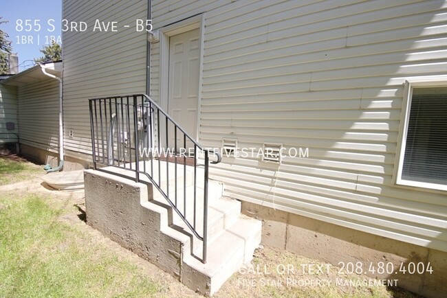 Building Photo - 855 S 3rd Ave
