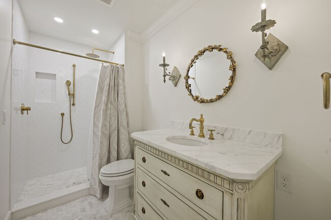 Building Photo - Beautiful, one-of-a-kind Park Avenue COndo