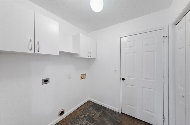 Building Photo - 903 Tyra Ln