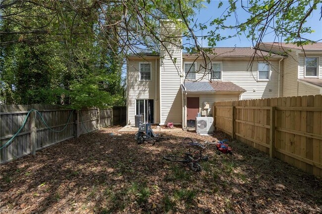 Building Photo - 5479 Lynbrook Landing