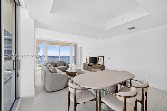 Building Photo - 153 N Seabreeze Blvd