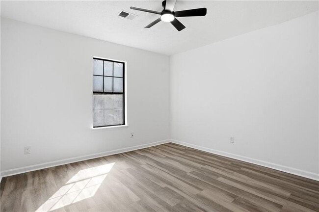 Building Photo - 858 Ohara Dr