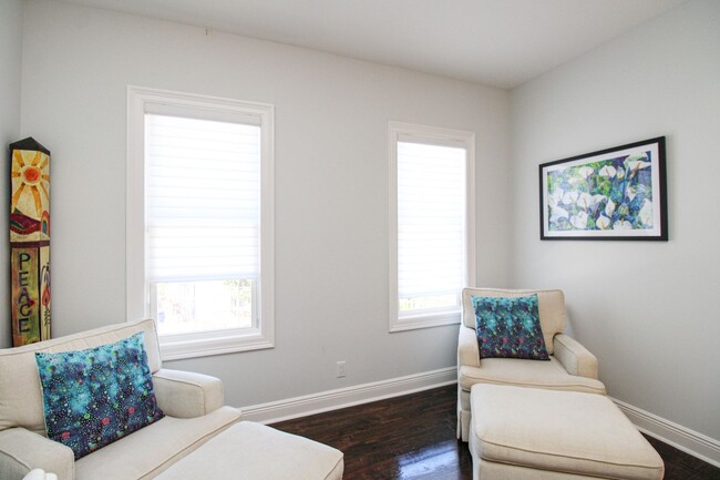 Building Photo - **STUNNING POOL HOME**4BEDS / 4.5BATHS**AQ...