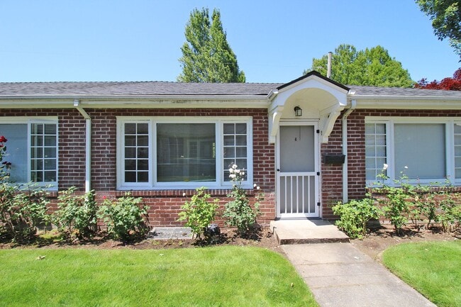 Building Photo - 1007 NE Tillamook St