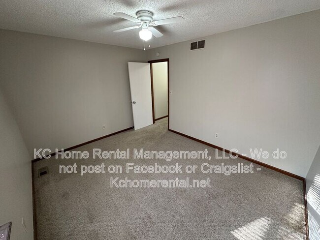 Building Photo - 225 Ottawa St