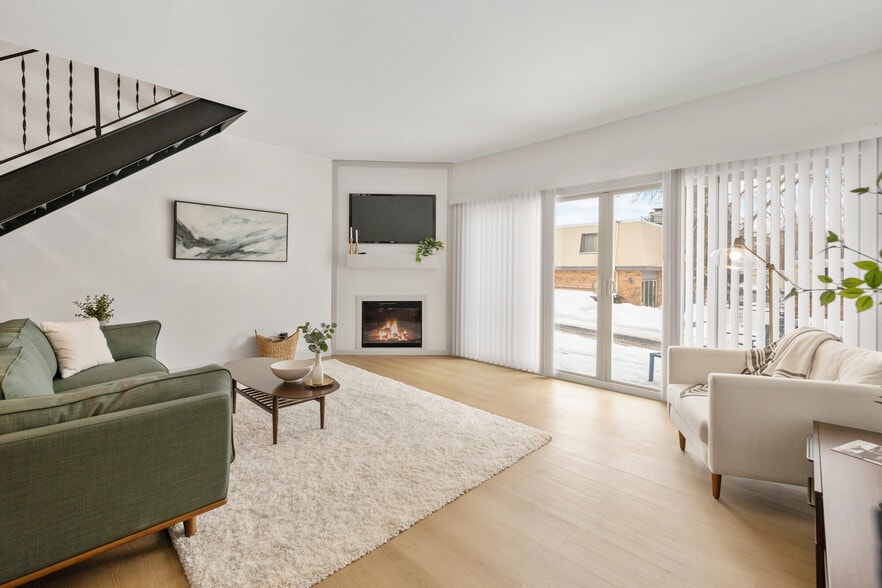 Building Photo - Fayetteville Pines Townhouses