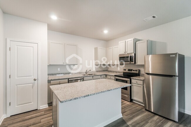 Building Photo - Fantastic 4bd/2.5ba home! Let yourself in!