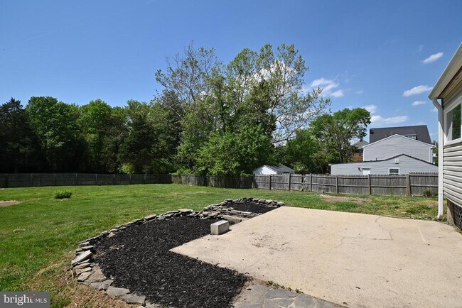 Building Photo - 8422 Radford Ave