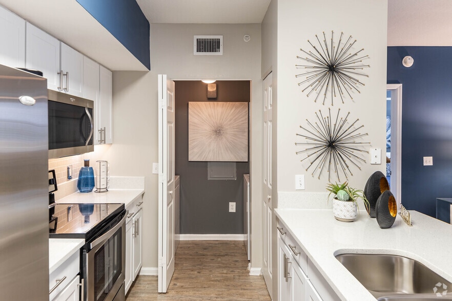 2 BR, 2 BA - The Pearl