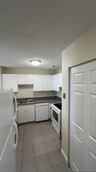 Building Photo - 9 Saint Joseph St