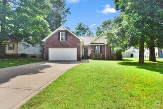 Building Photo - Pet Friendly Three Bedroom with Pool!