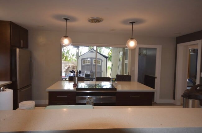 Building Photo - 603 Pila Pl