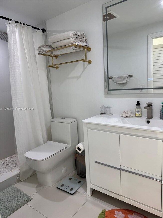 Building Photo - 1250 S Miami Ave