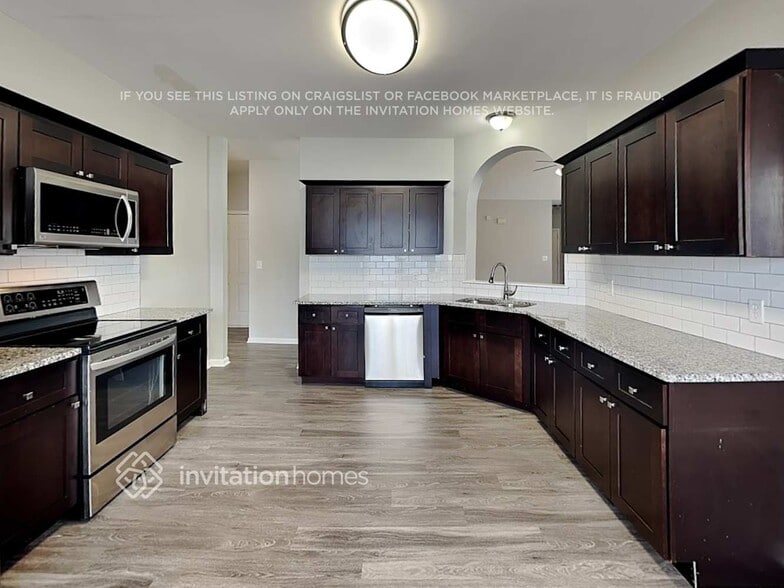 Building Photo - 1816 Conifer Cir