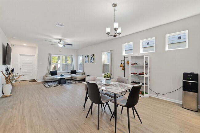 Building Photo - 3318 Brushy Marsh Dr