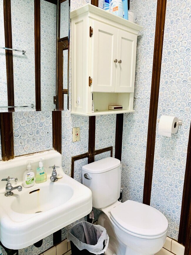 Building Photo - MISSION BEACH COTTAGE 2BD/1BA - FULLY FURNISHED - Available September 8, 2026 - 6/25/27